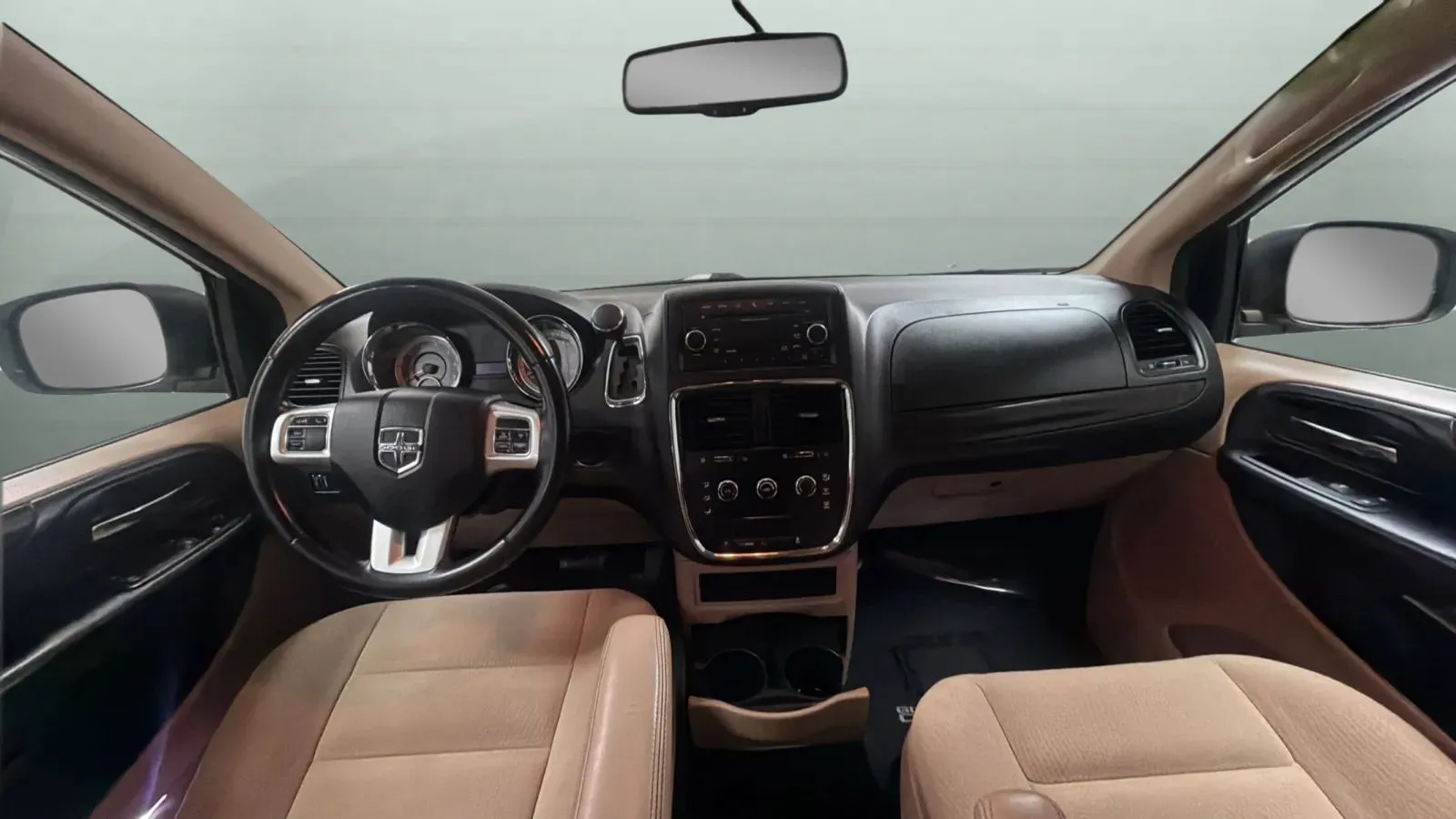 Dodge Grand Caravan photo 9