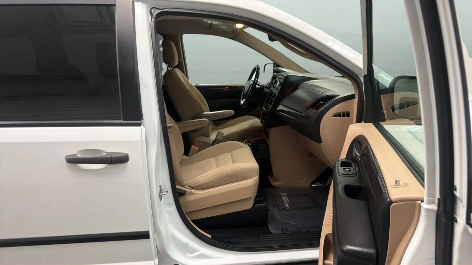 Dodge Grand Caravan photo 20