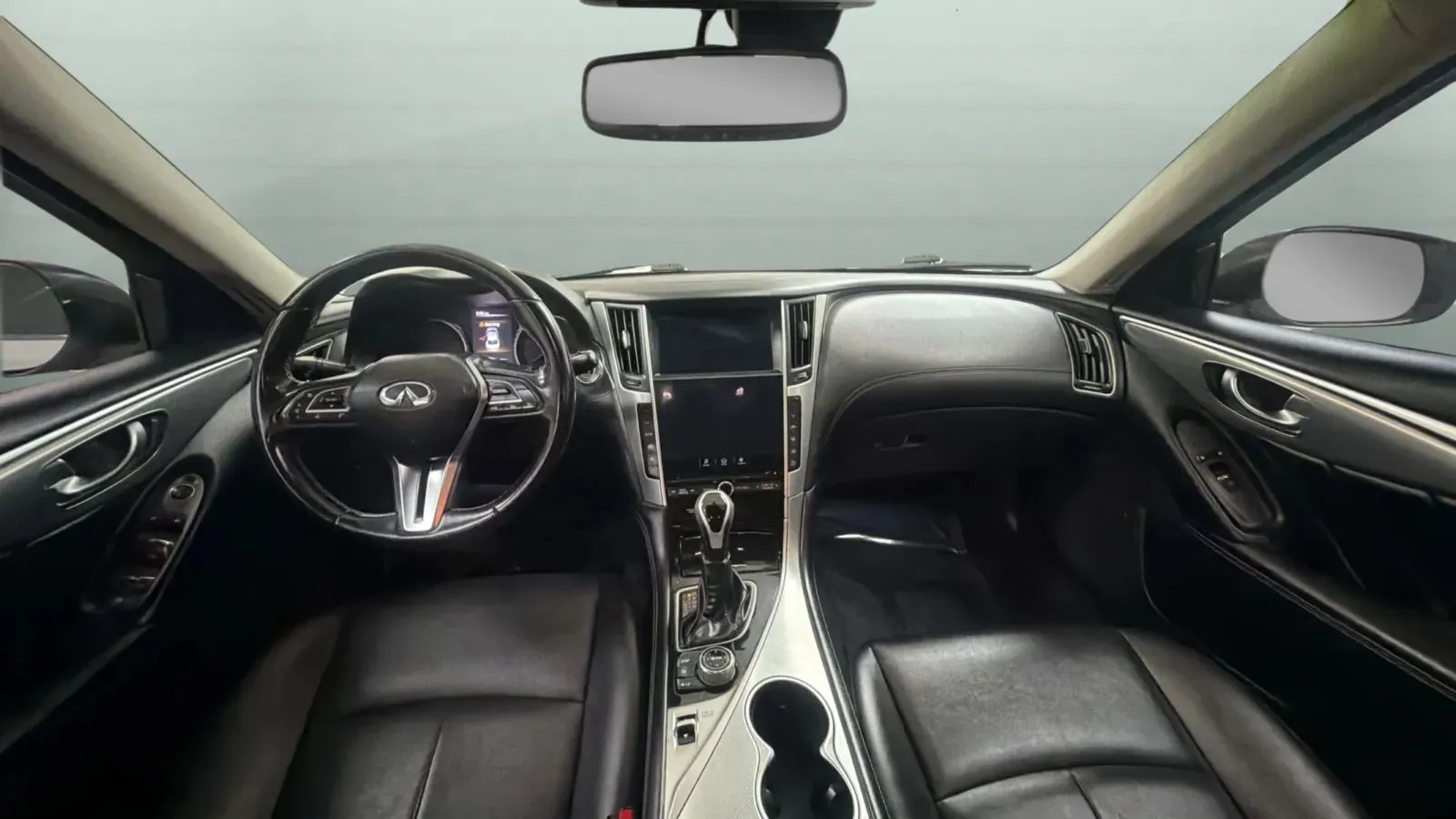 Infiniti Q50 photo 9