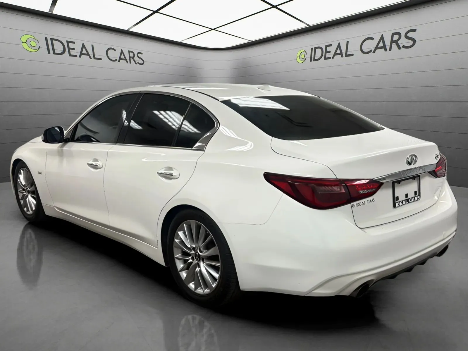 Infiniti Q50 photo 7