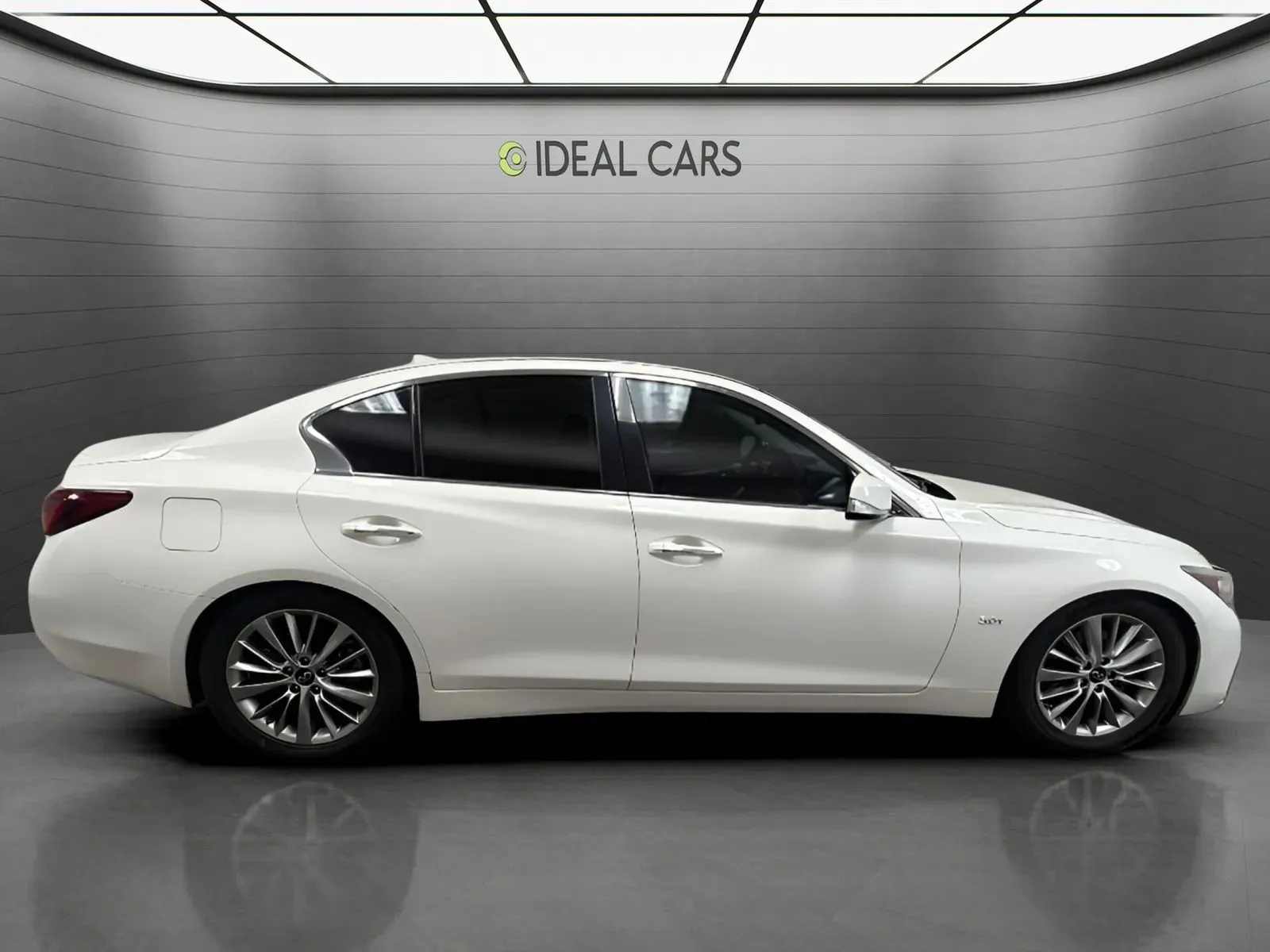 Infiniti Q50 photo 4
