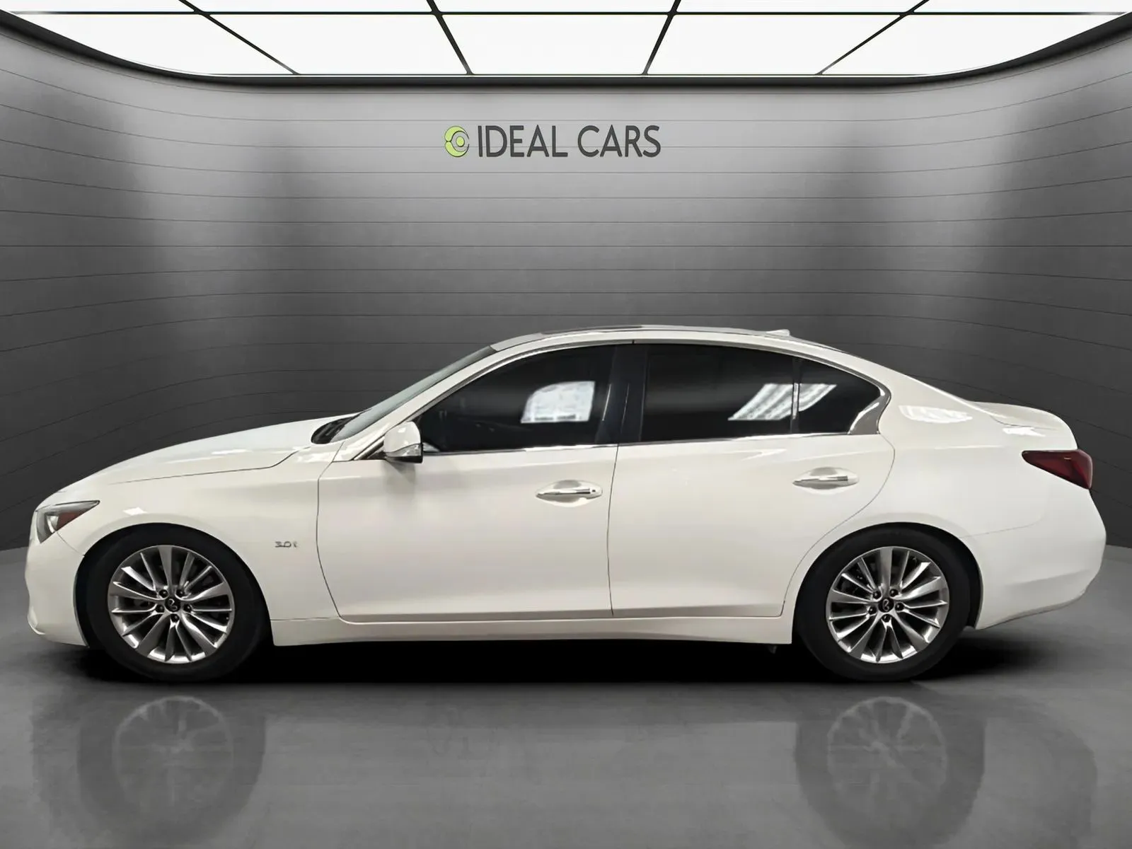 Infiniti Q50 photo 8