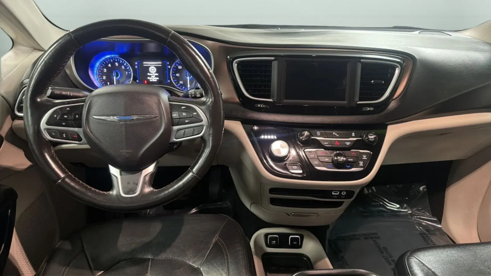 Chrysler Pacifica photo 9