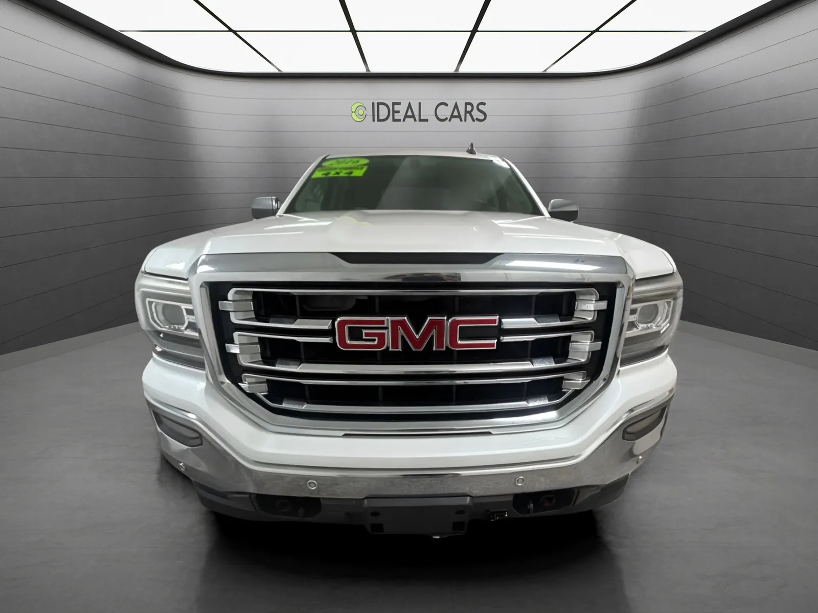 GMC Sierra photo 2