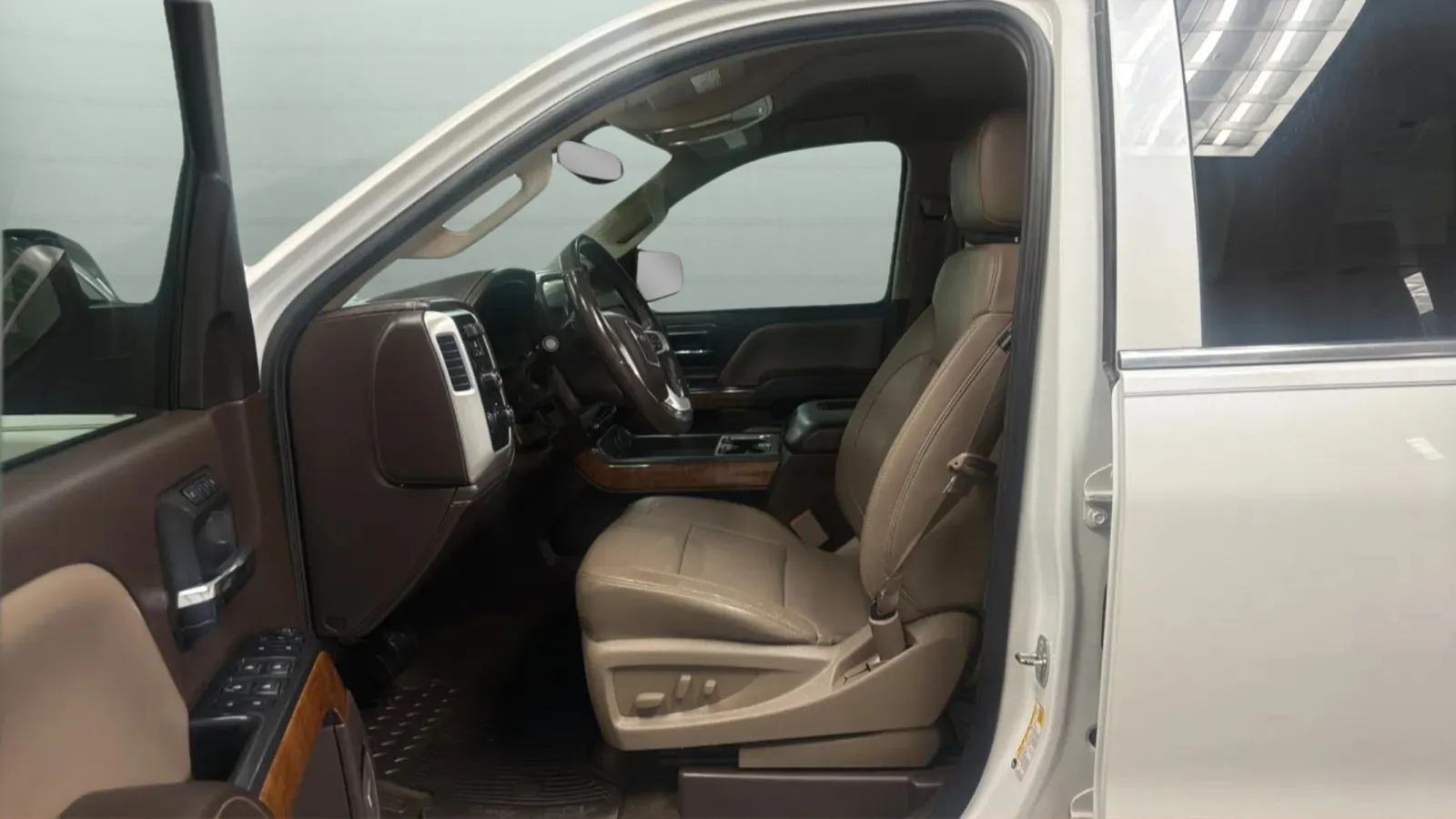 GMC Sierra photo 18