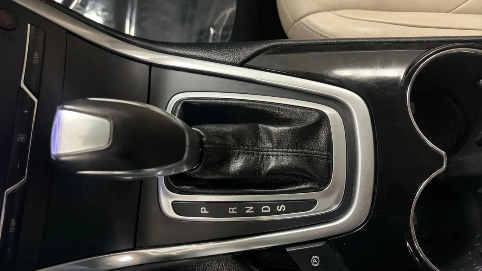 Ford Edge photo 6