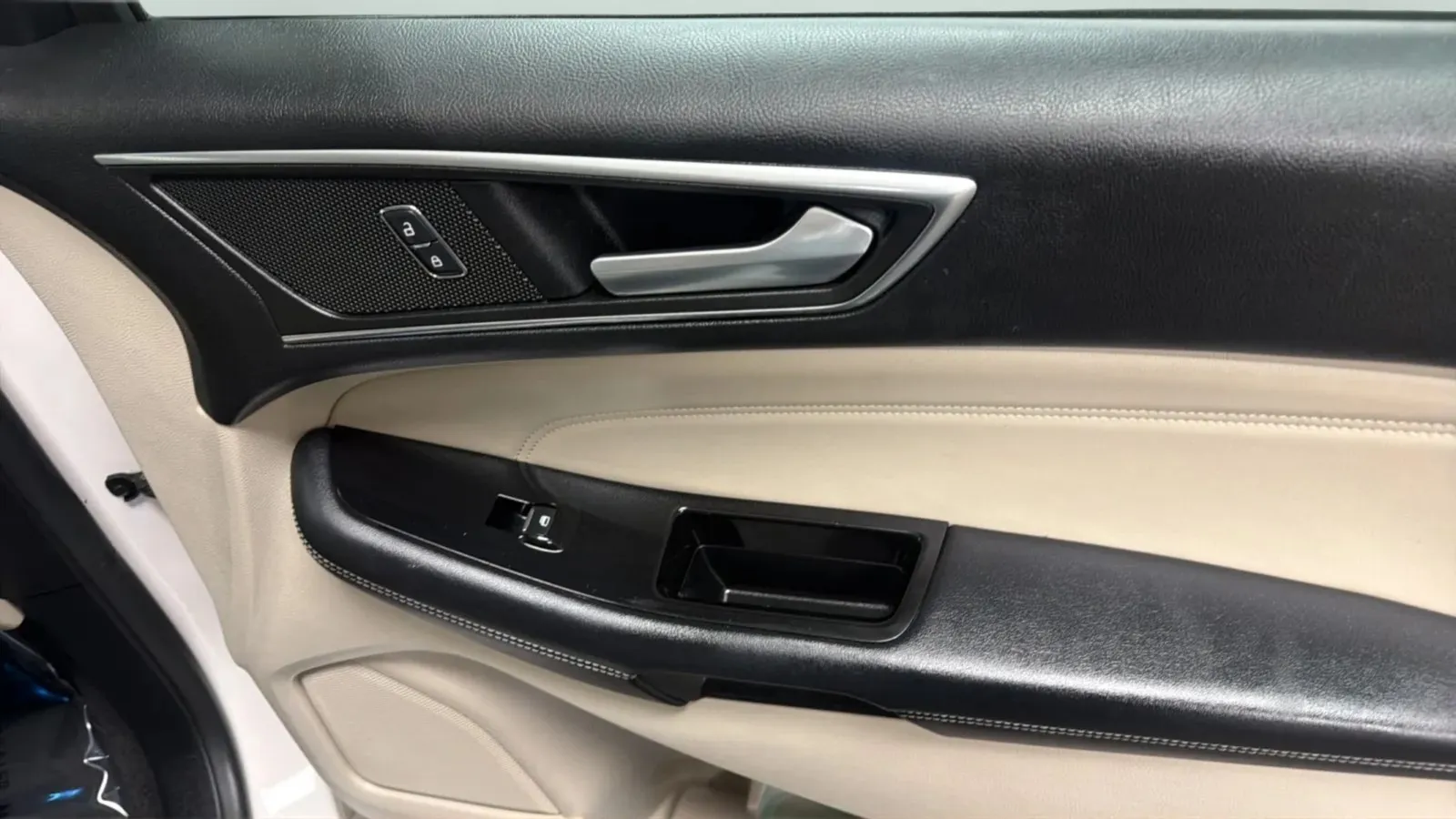 Ford Edge photo 12