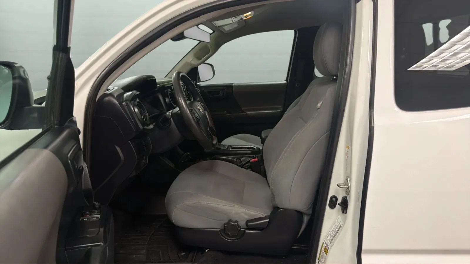 Toyota Tacoma photo 20