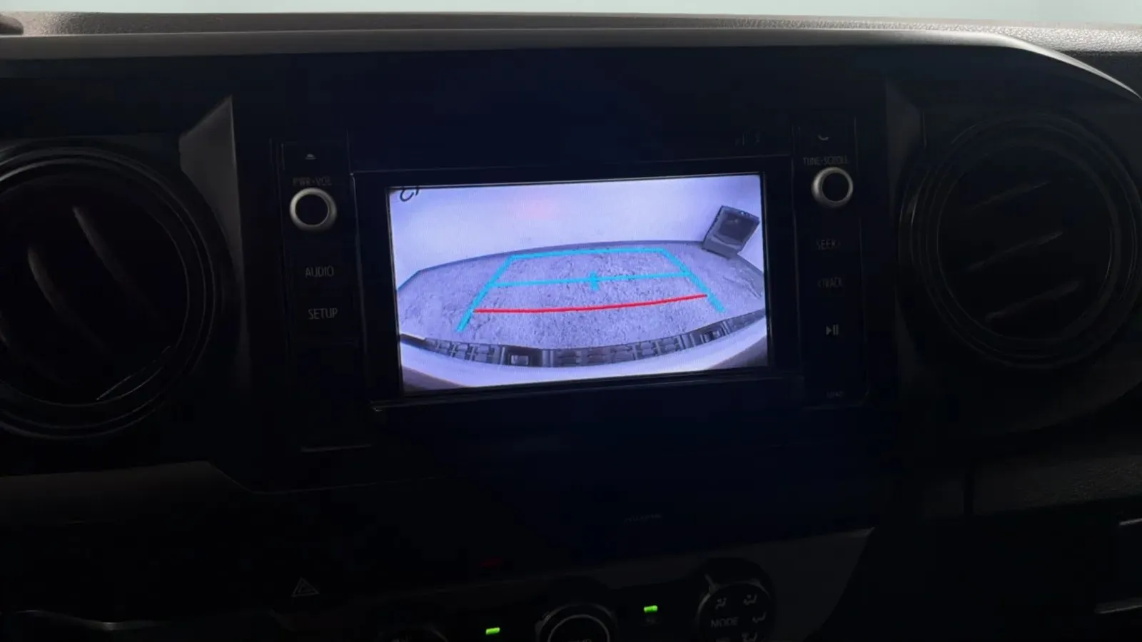 Toyota Tacoma photo 14