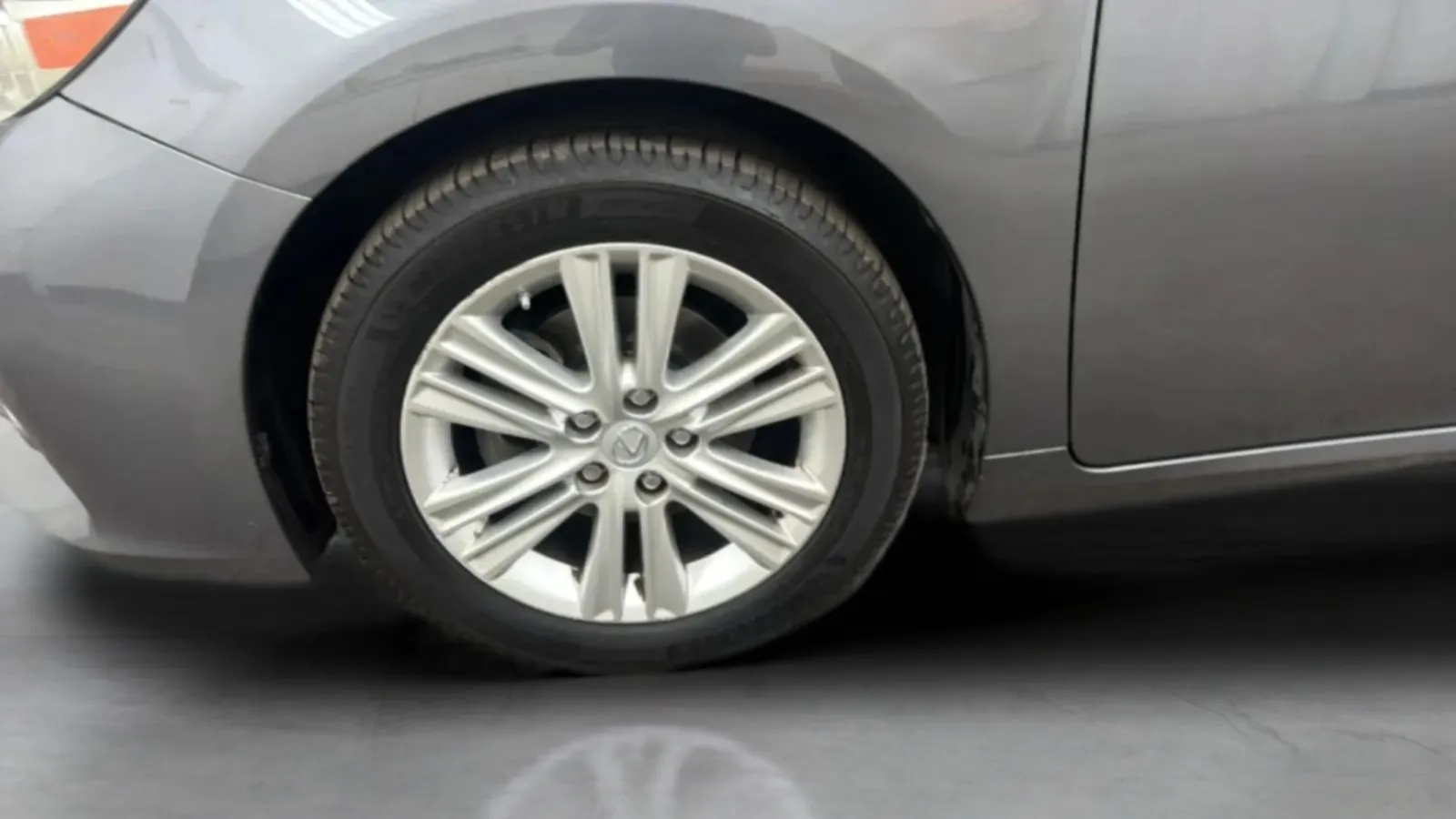 Lexus ES photo 28