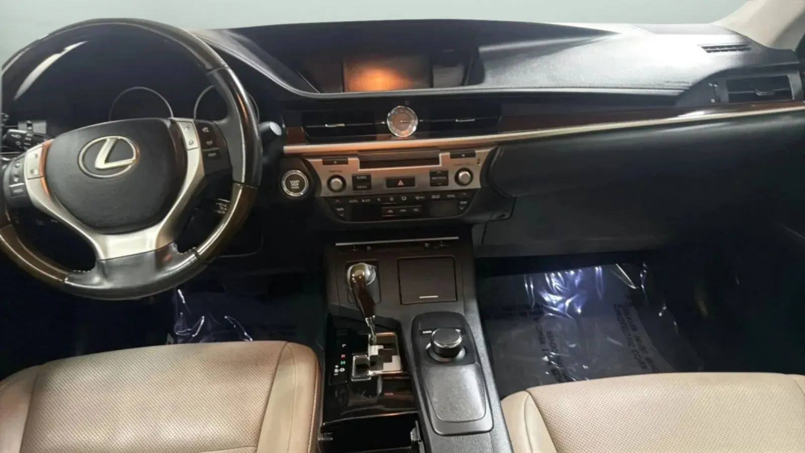 Lexus ES photo 16
