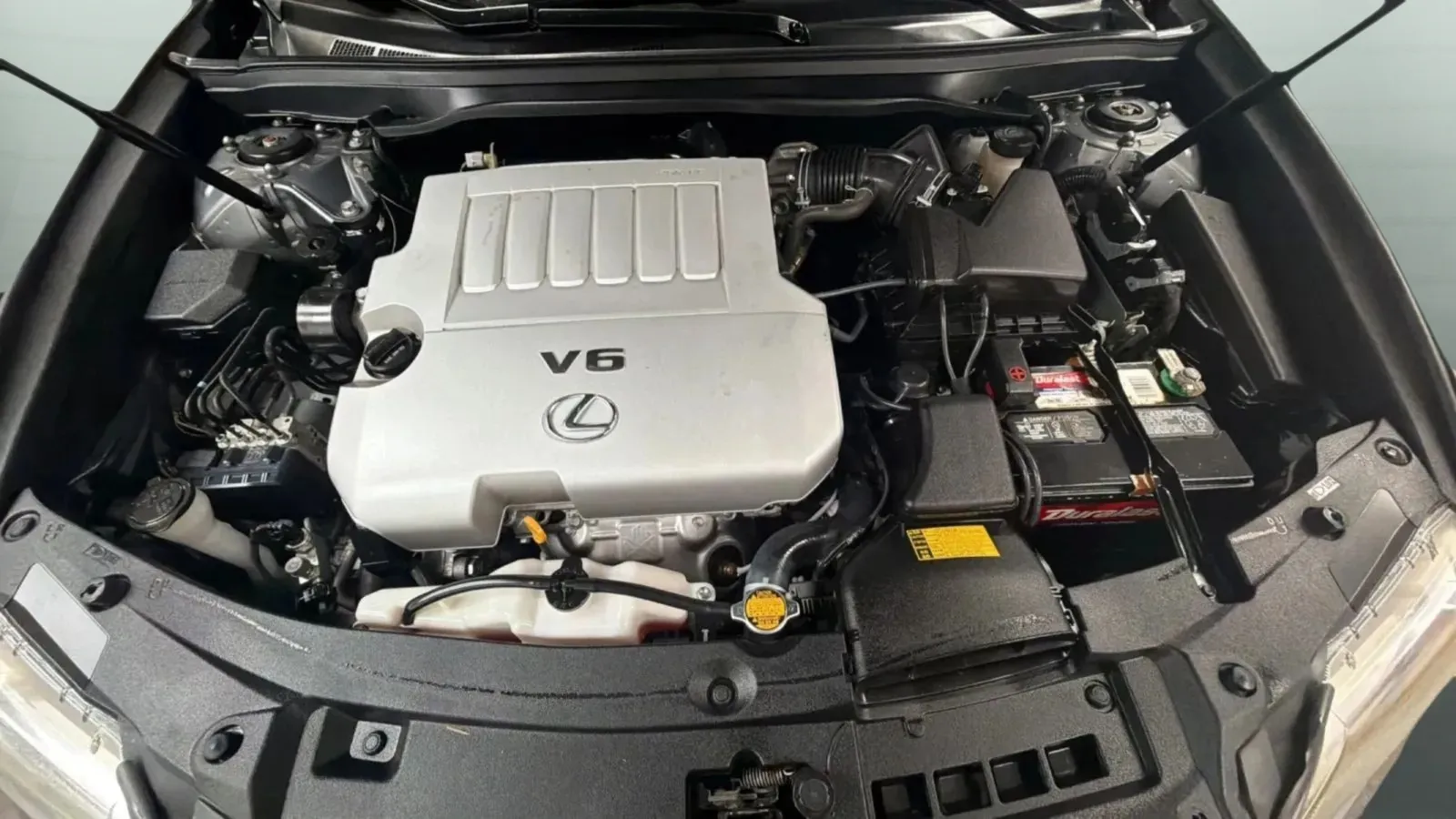 Lexus ES photo 24