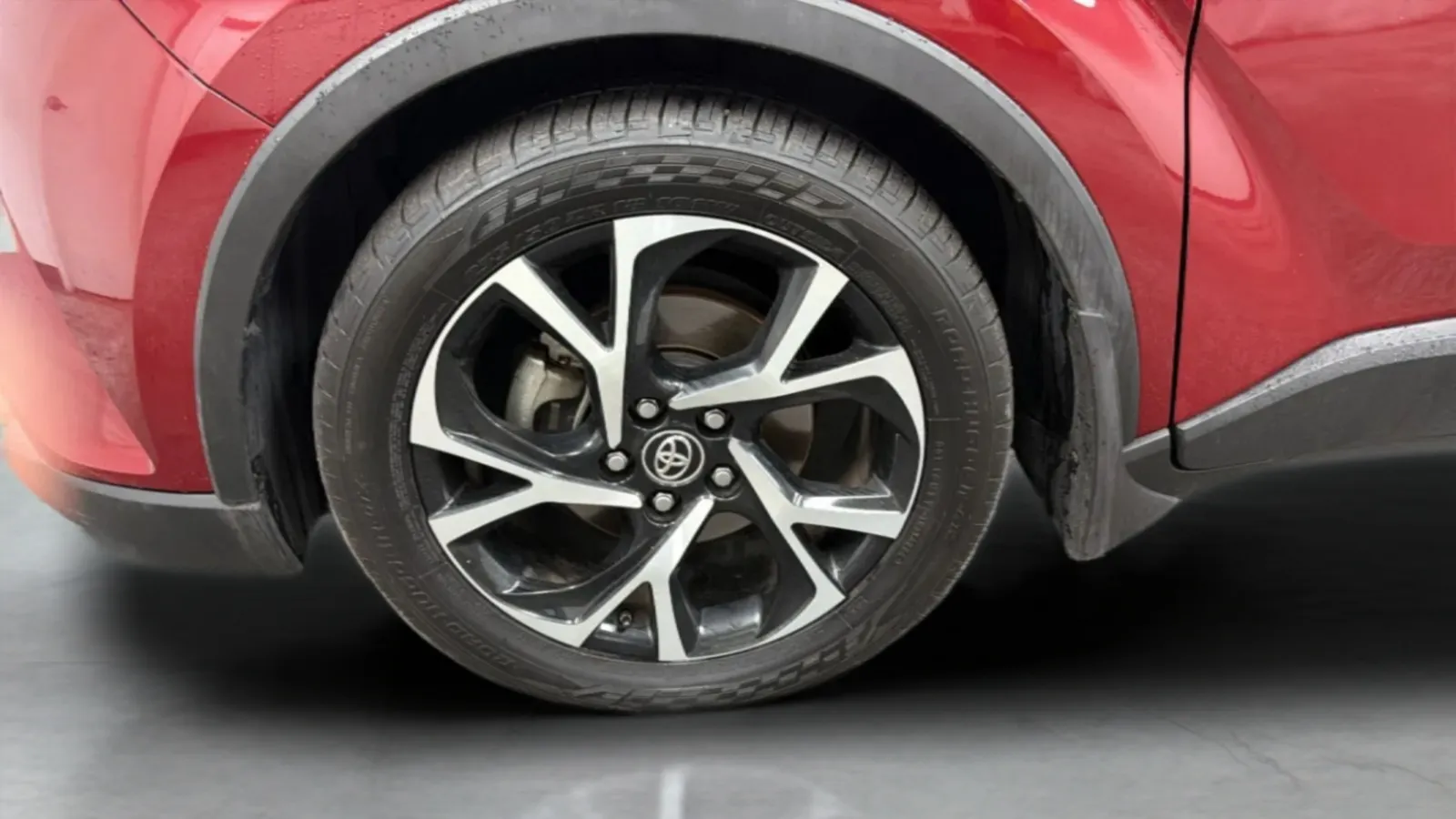 Toyota C-HR photo 28