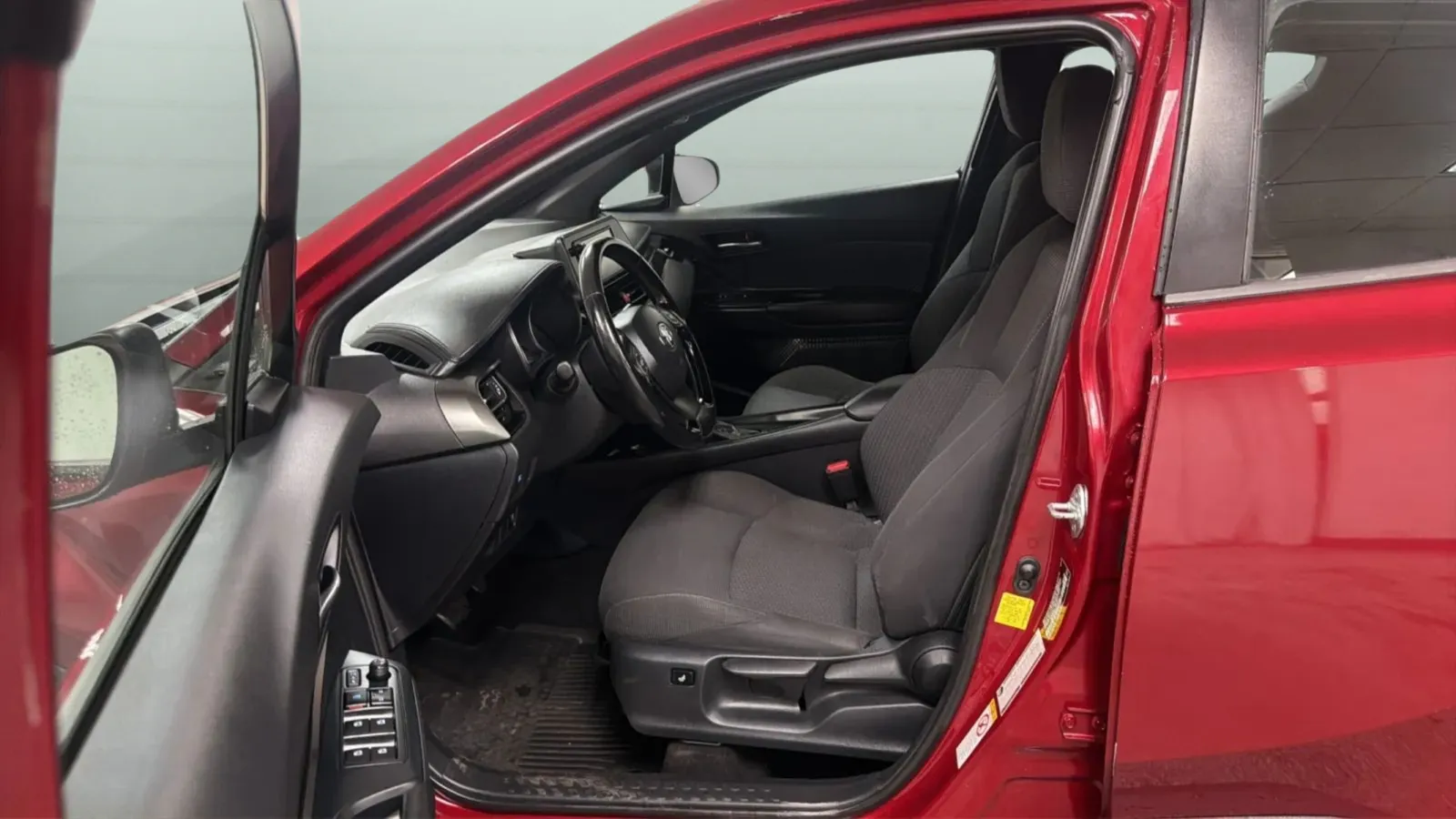 Toyota C-HR photo 21