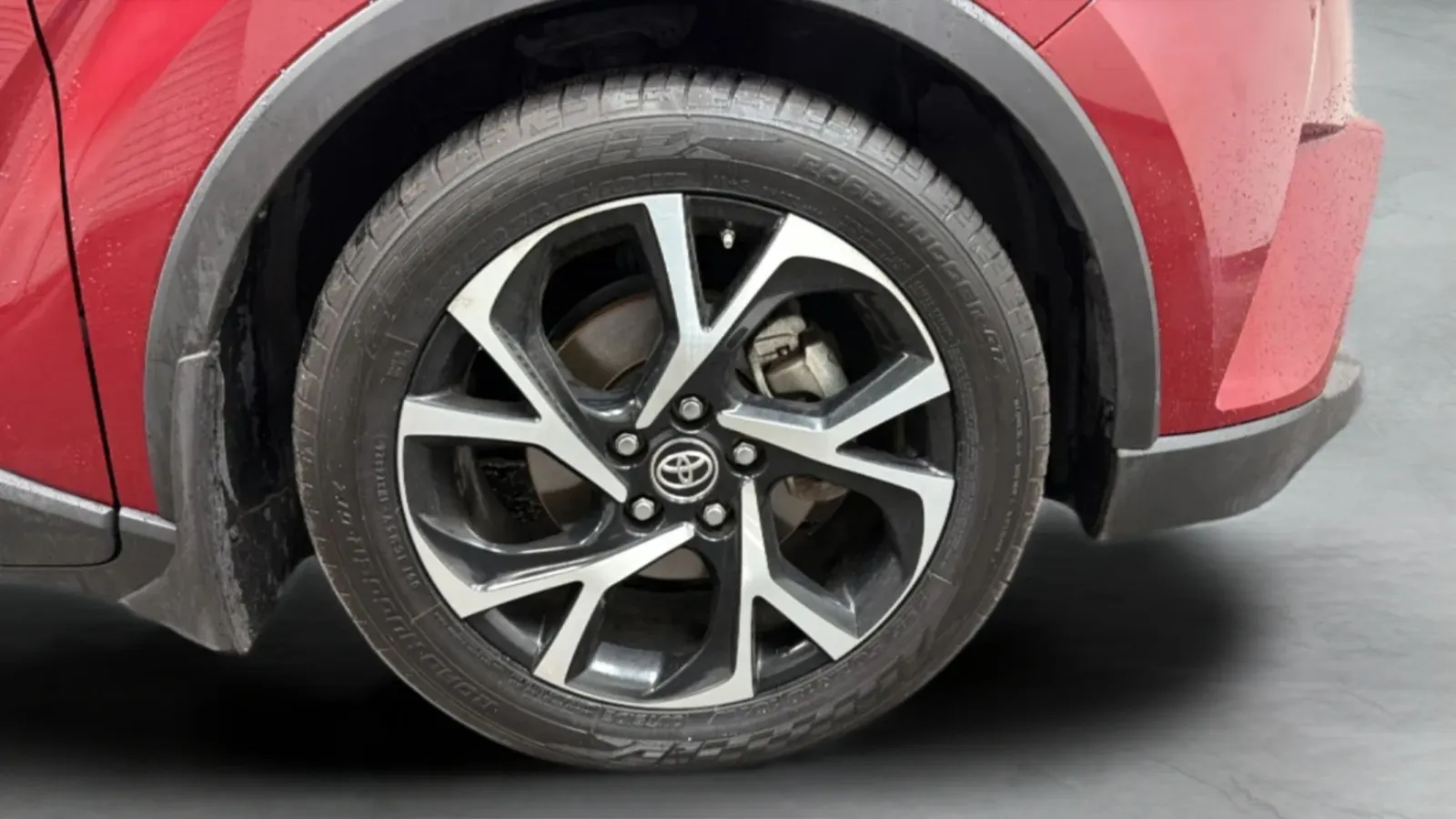 Toyota C-HR photo 25