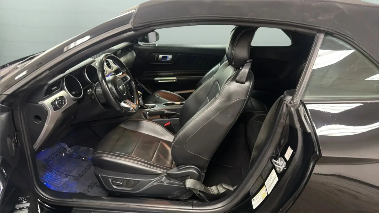 Ford Mustang photo 22
