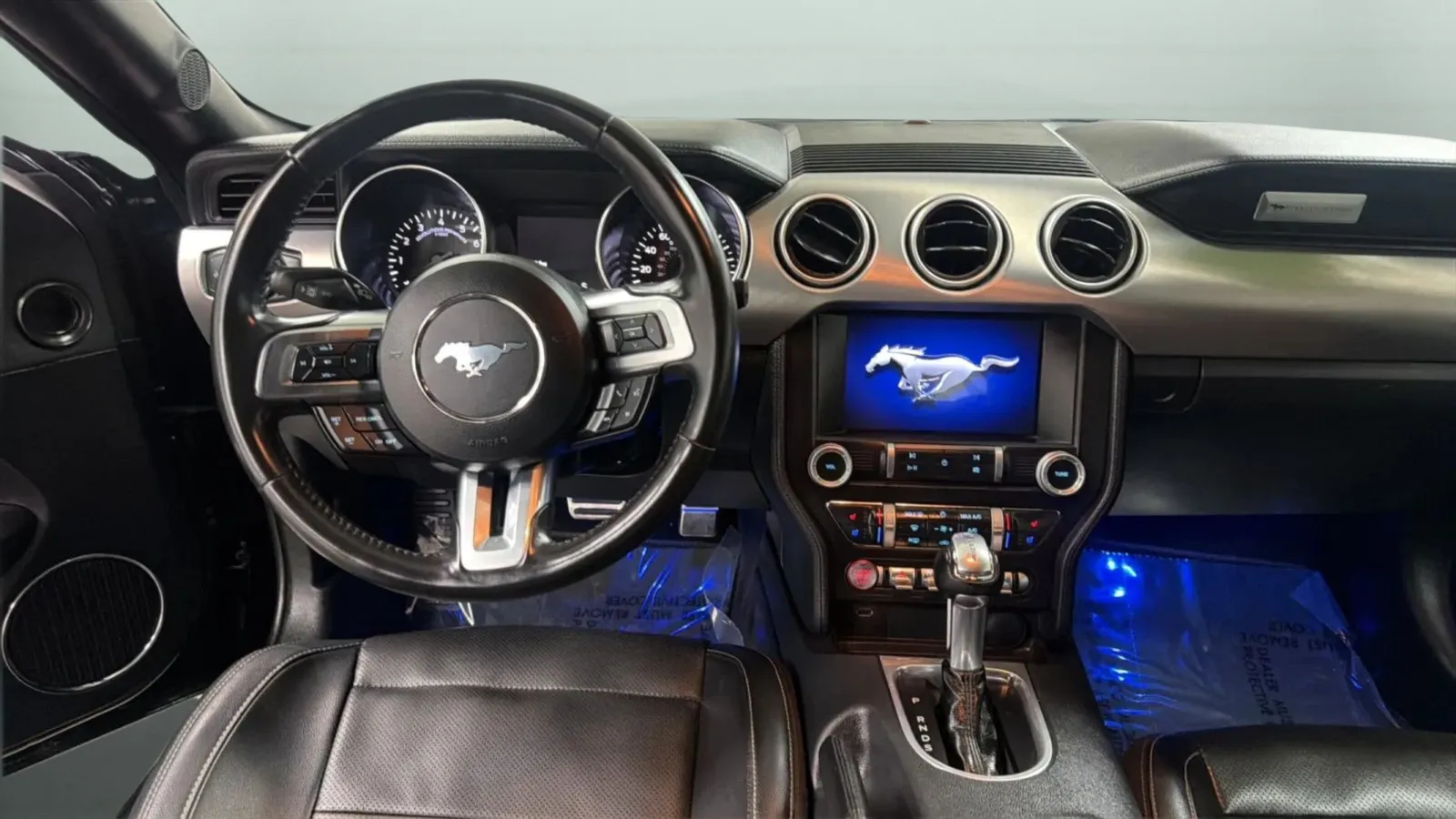 Ford Mustang photo 12