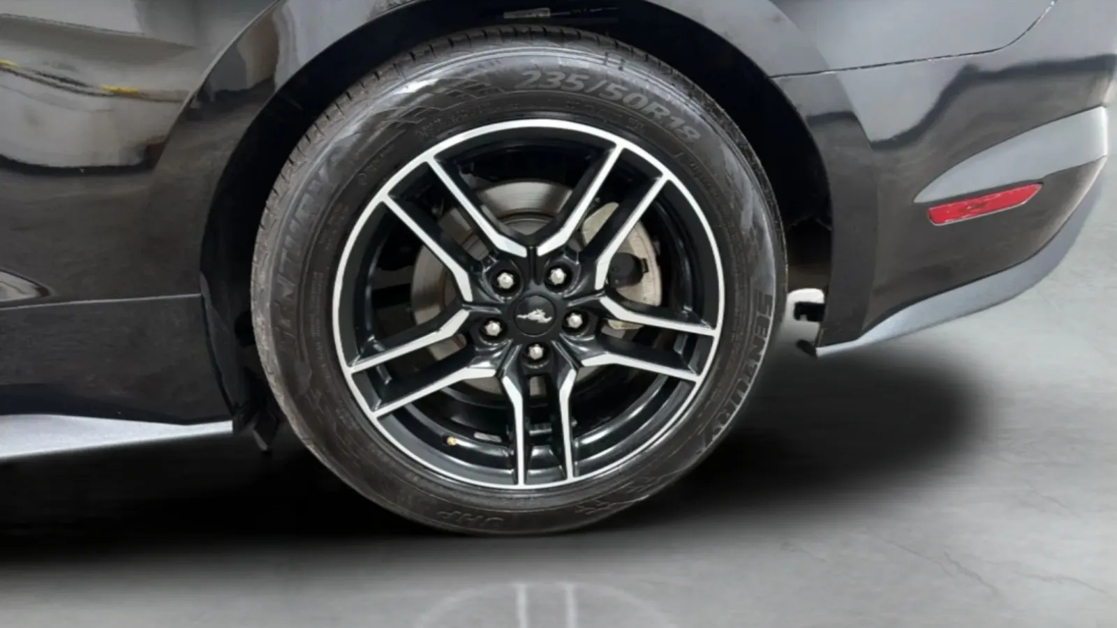 Ford Mustang photo 28