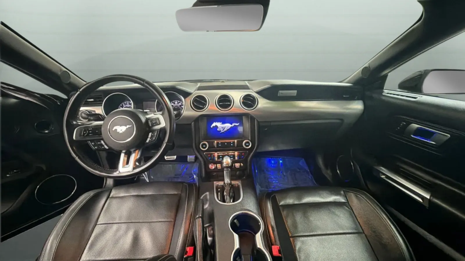 Ford Mustang photo 11