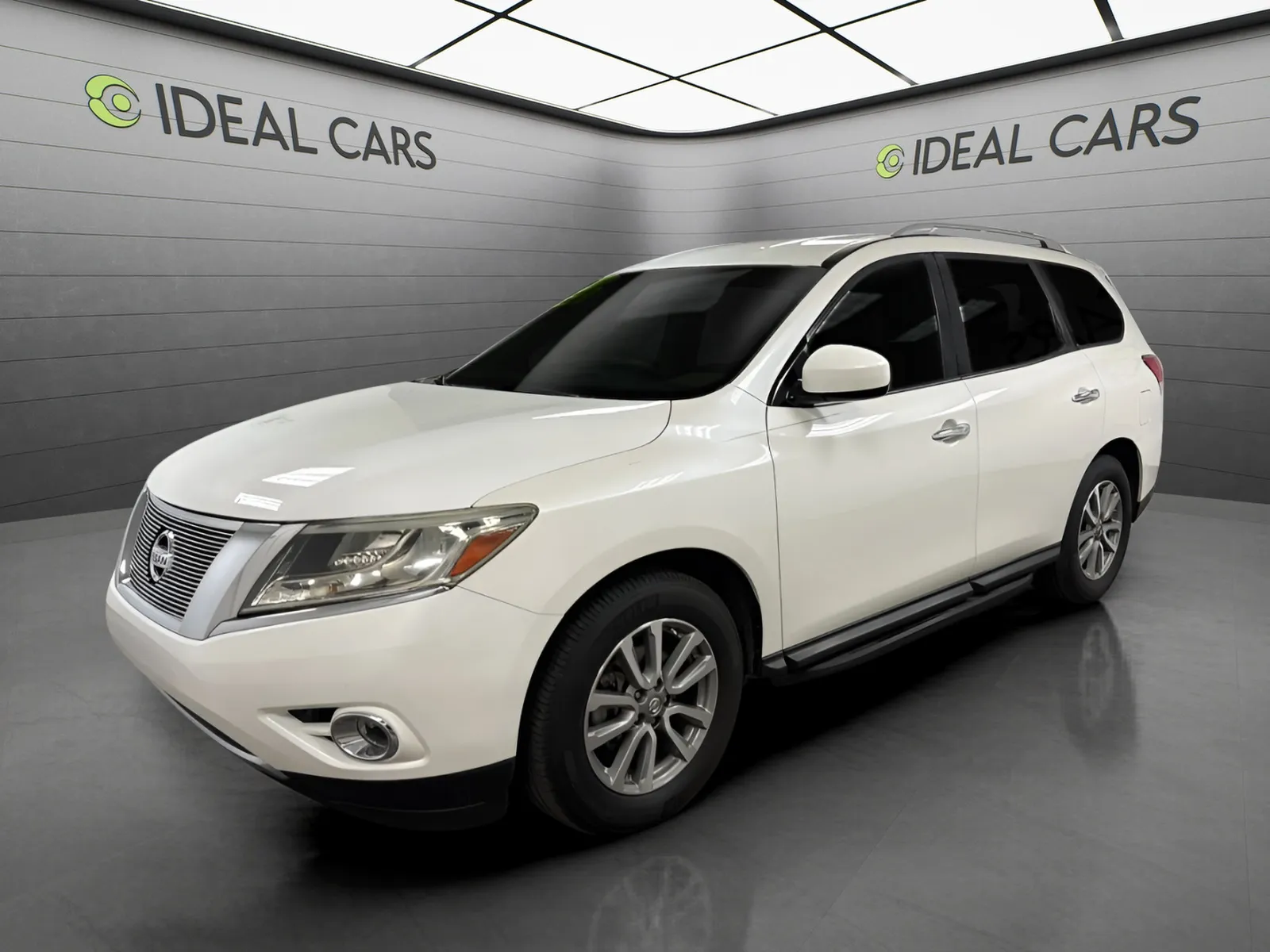 White 2016 Nissan Pathfinder SV for sale in Mesa, AZ