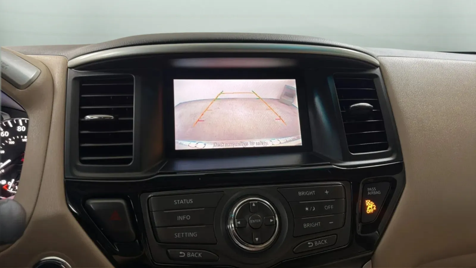 Nissan Pathfinder photo 14