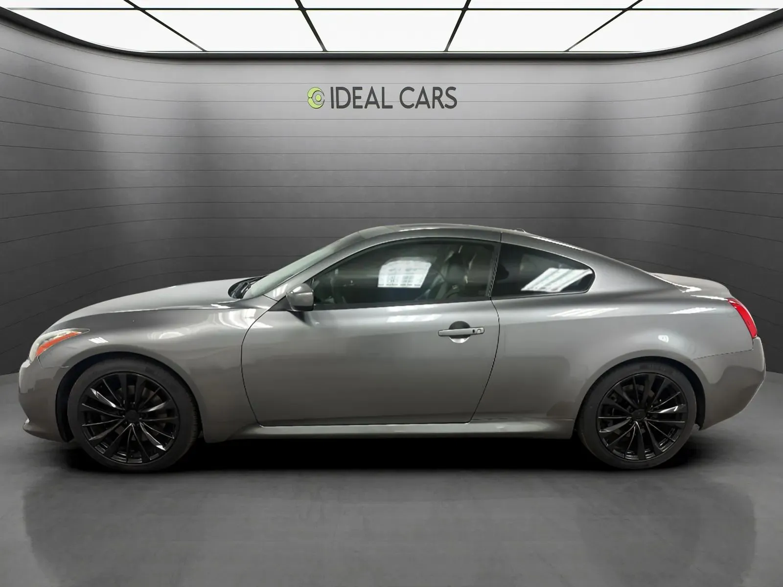 Infiniti G37 photo 8