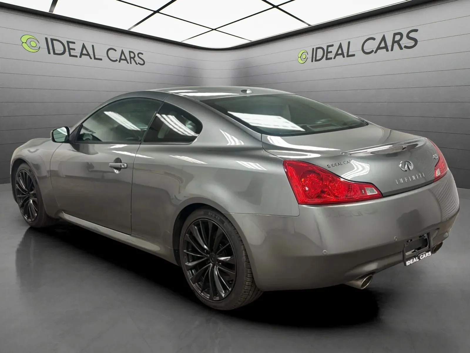 Infiniti G37 photo 7
