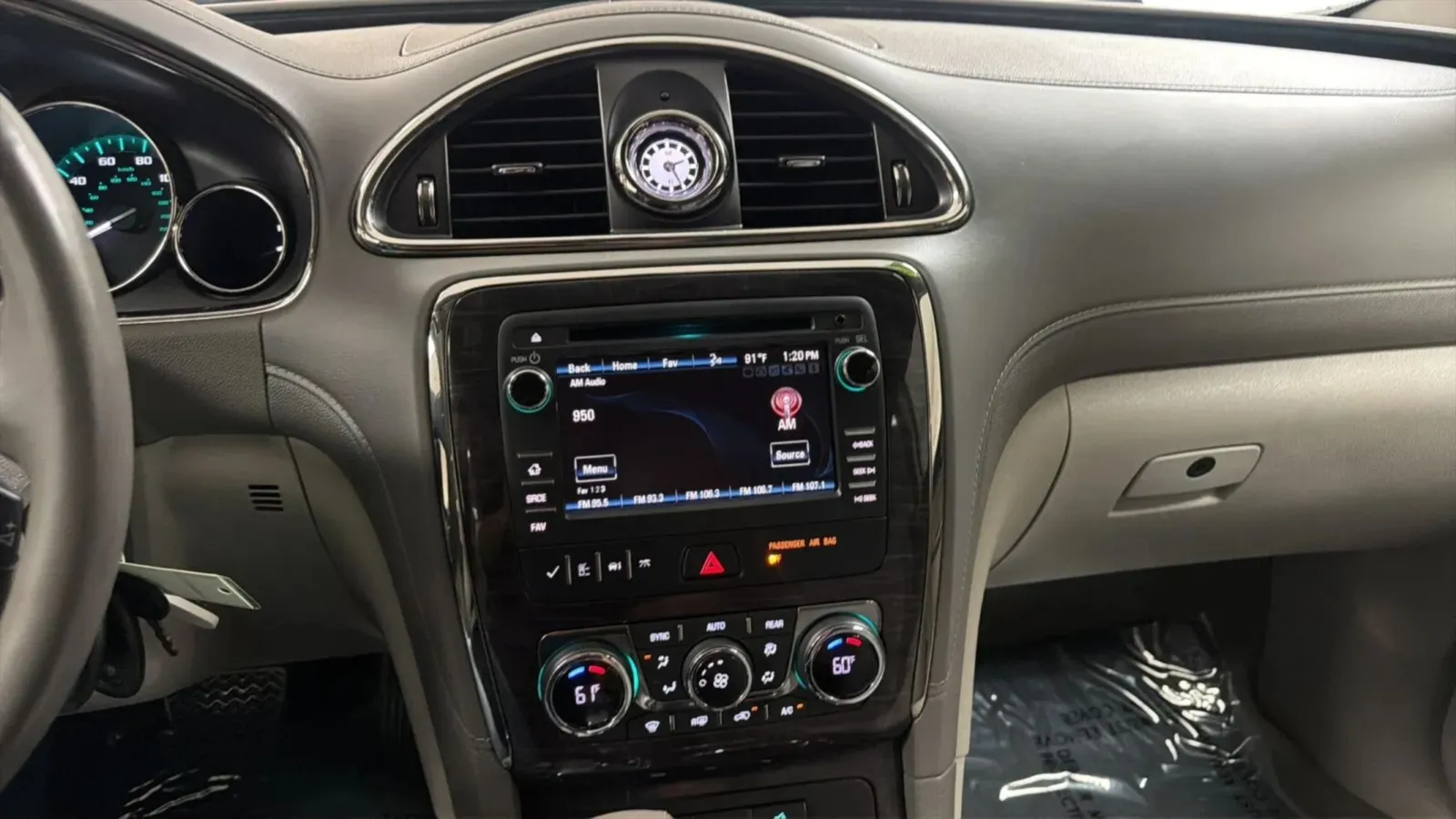 Buick Enclave photo 13