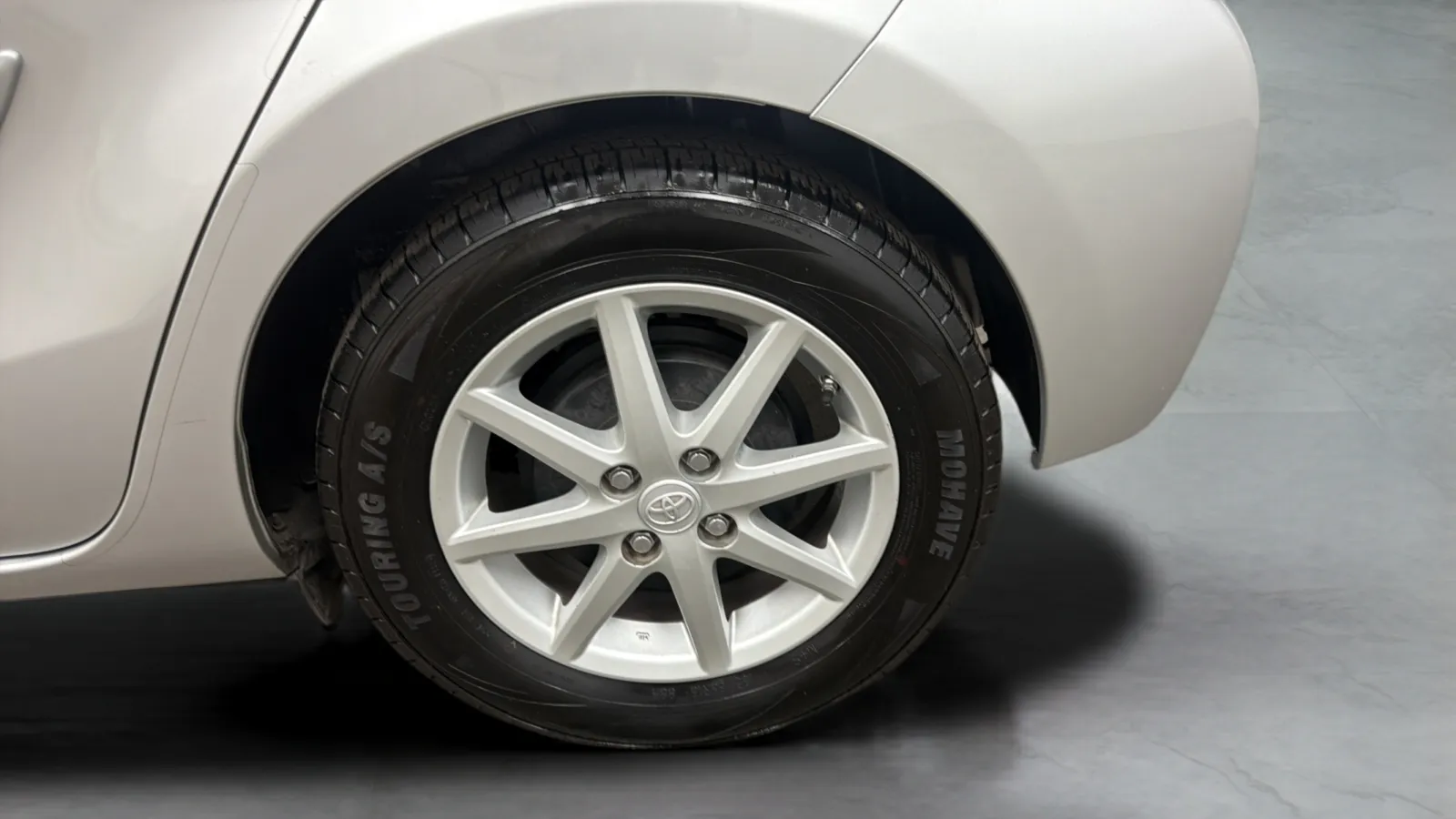 Toyota Prius C photo 25