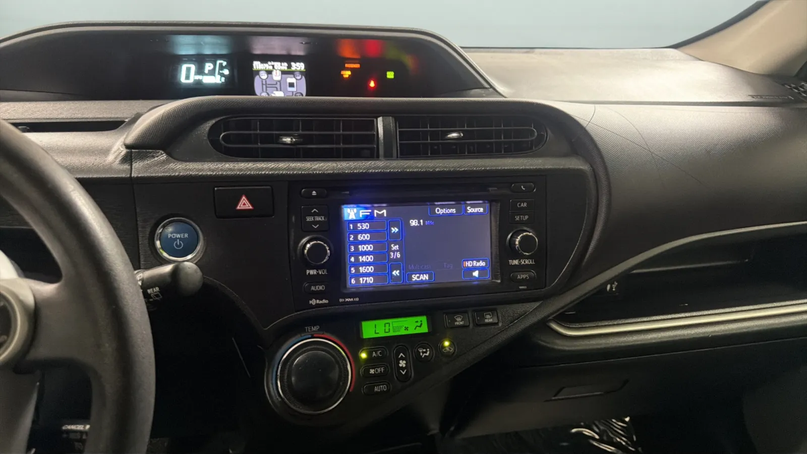 Toyota Prius C photo 14