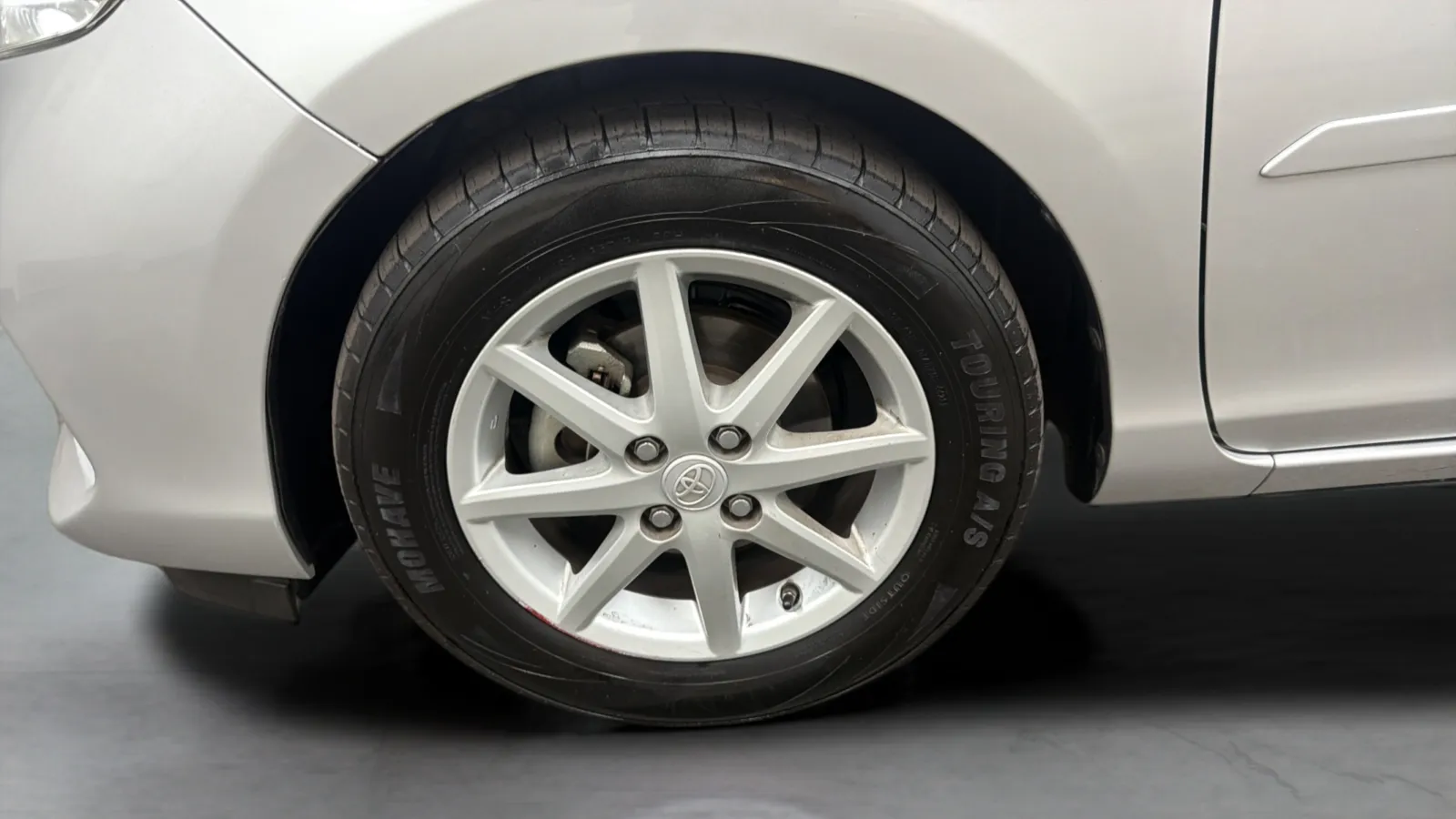 Toyota Prius C photo 26