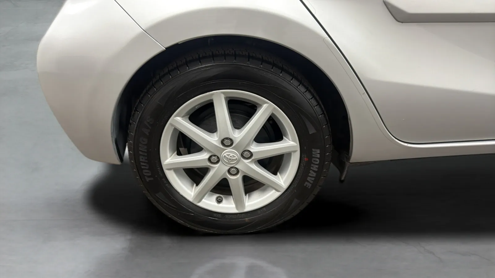 Toyota Prius C photo 24