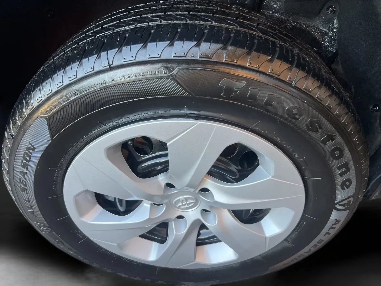 Toyota RAV4 photo 7