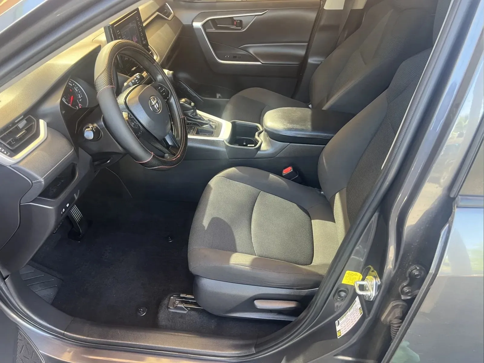 Toyota RAV4 photo 8