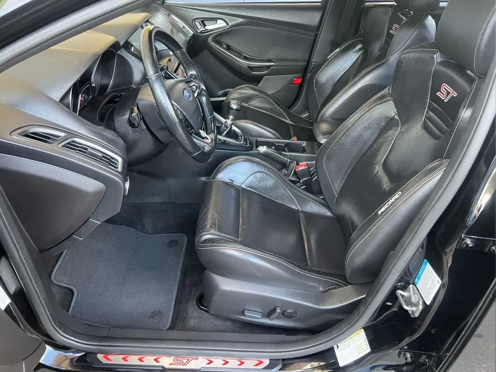 Ford Focus photo 9