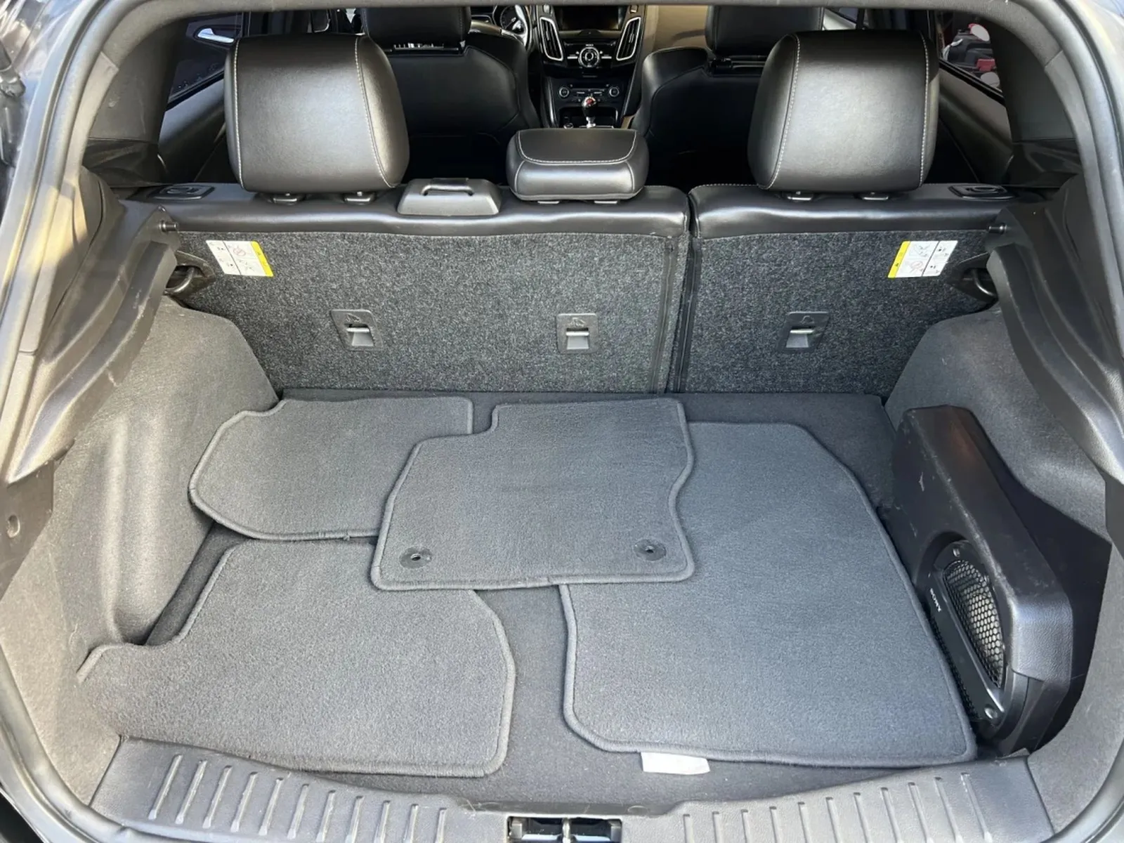 Ford Focus photo 8