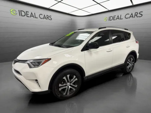 White 2018 Toyota RAV4 LE for sale in Mesa, AZ