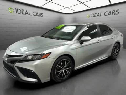 Silver 2022 Toyota Camry SE for sale in Mesa, AZ