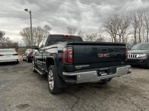 More photos of 2018 Gmc Sierra 1500 SLT at Green Light Auto - 25th St., IN