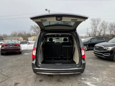 More photos of 2015 Chrysler Town & Country Touring at Green Light Auto - 25th St., IN