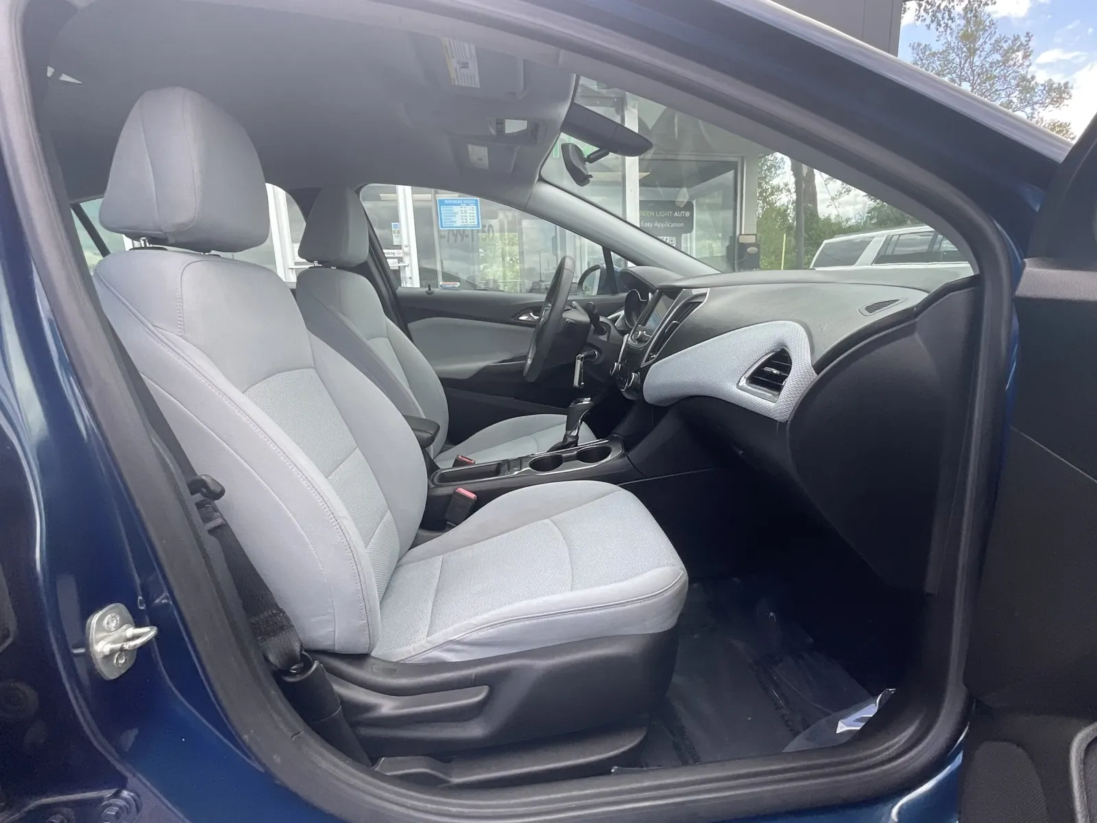 2019 Chevrolet Cruze LT - Photo 12