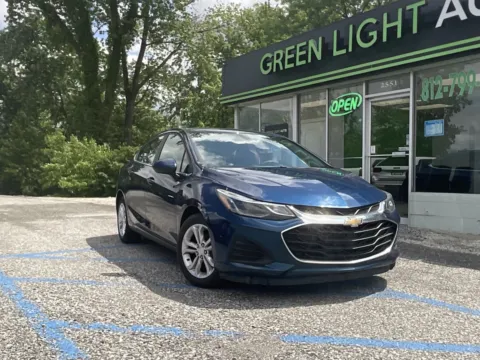Photos of 2019 Chevrolet Cruze LT for sale in Columbus, IN at Green Light Auto - 25th St.