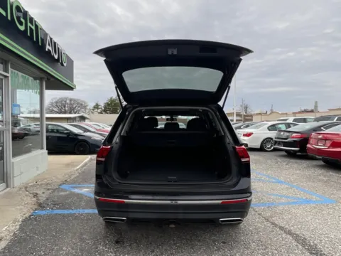 More photos of 2020 Volkswagen Tiguan SE at Green Light Auto - Jonesville Road, IN