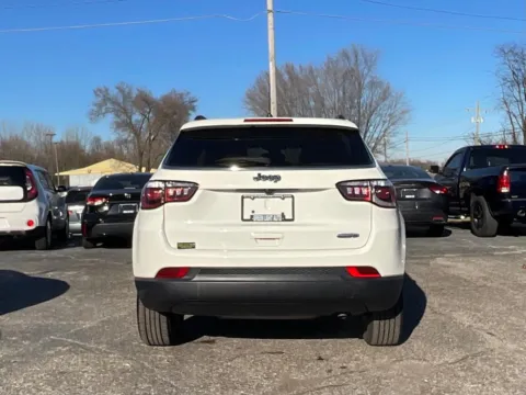 More photos of 2018 Jeep Compass Latitude at Green Light Auto - Jonesville Road, IN