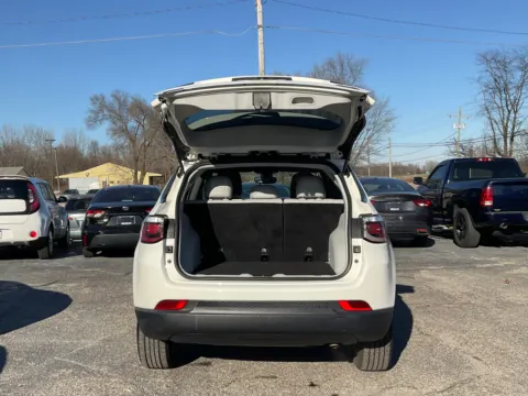 More photos of 2018 Jeep Compass Latitude at Green Light Auto - Jonesville Road, IN