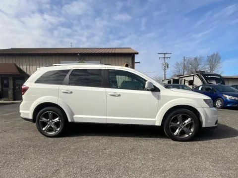Photos of 2018 Dodge Journey Crossroad for sale in Columbus, IN at Green Light Auto - Jonesville Road