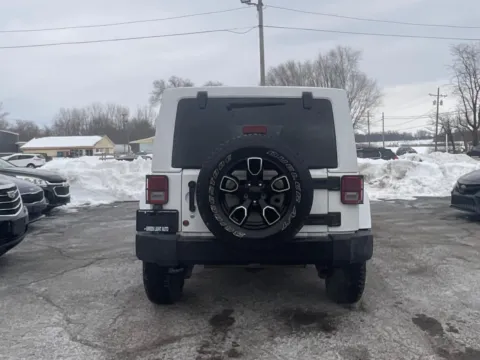 More photos of 2018 Jeep Wrangler Jk Altitude at Green Light Auto - 25th St., IN