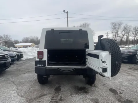 More photos of 2018 Jeep Wrangler Jk Altitude at Green Light Auto - 25th St., IN