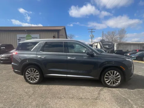 Photos of 2020 Hyundai Palisade Limited for sale in Columbus, IN at Green Light Auto - Jonesville Road