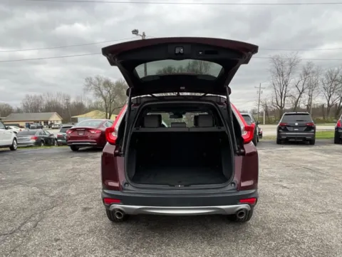 More photos of 2019 Honda Cr-V Touring at Green Light Auto - Jonesville Road, IN
